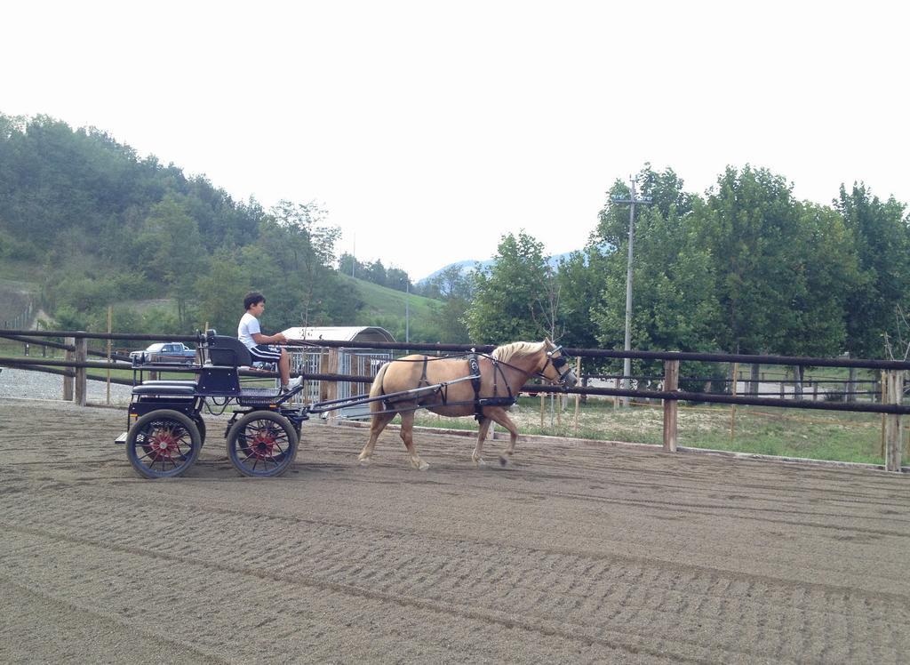 הוילה San Sebastiano Curone Agriturismo Ca Bella מראה חיצוני תמונה